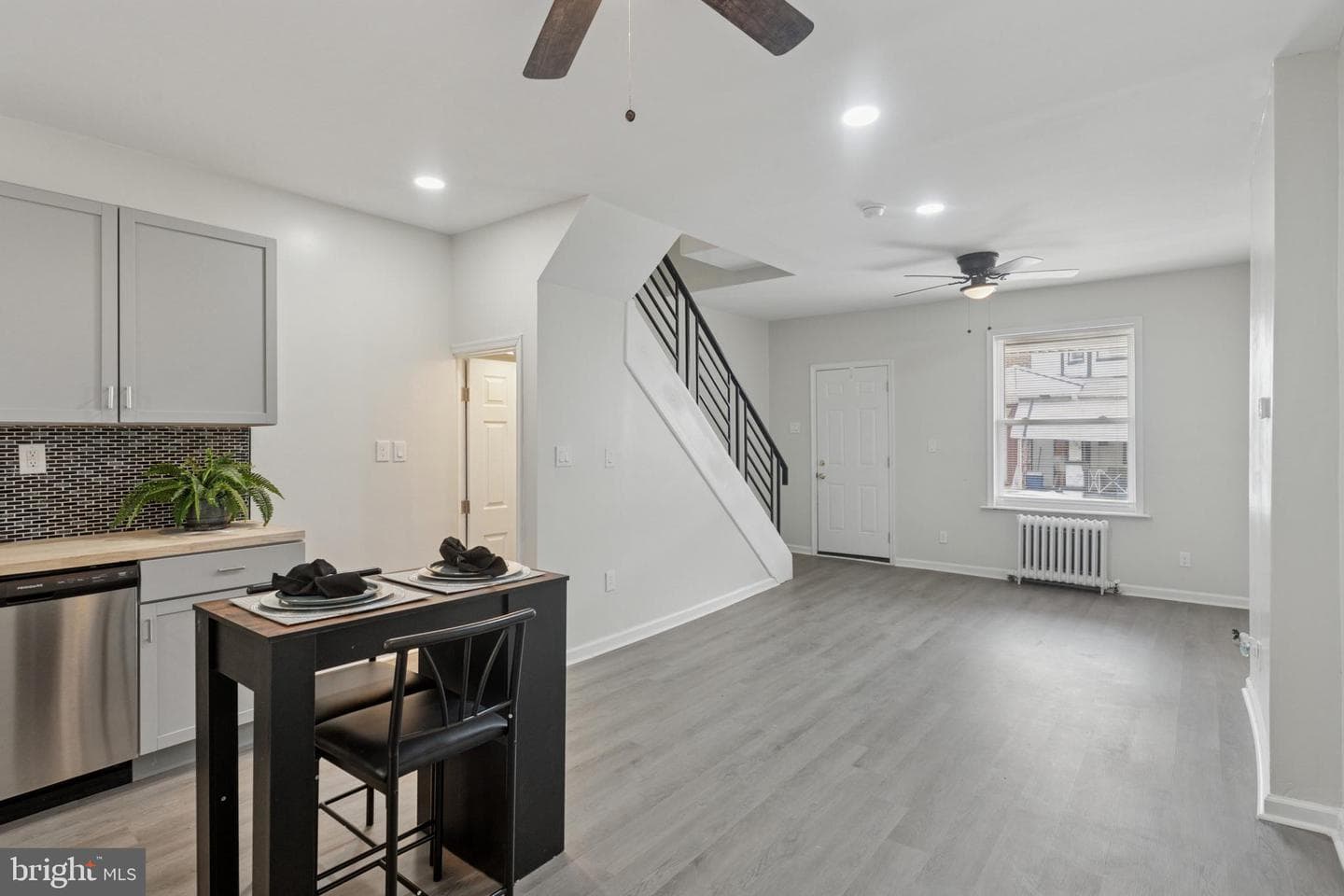 2938 N Bailey Street photo 2