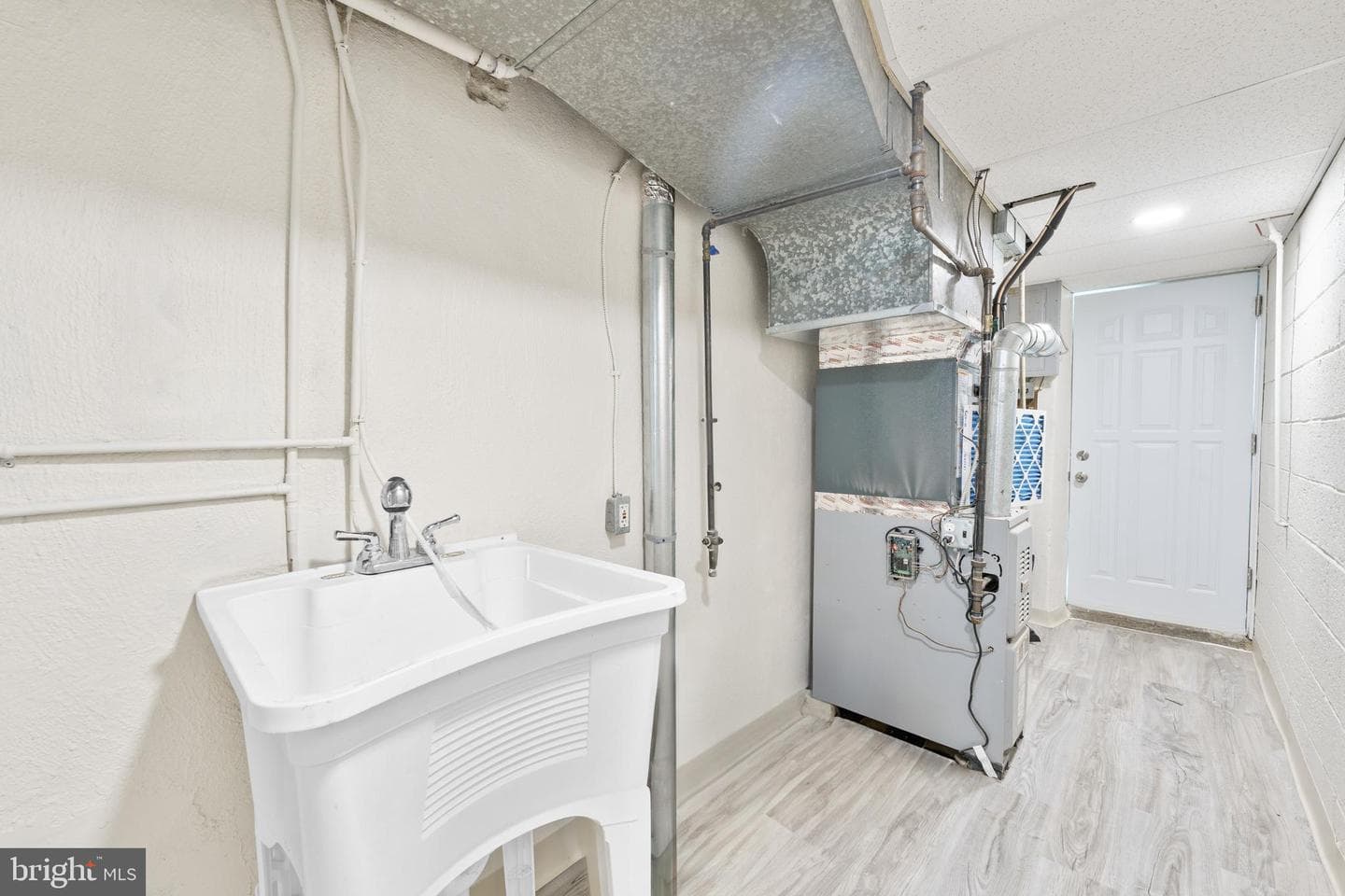 2712 Knorr Street photo 33