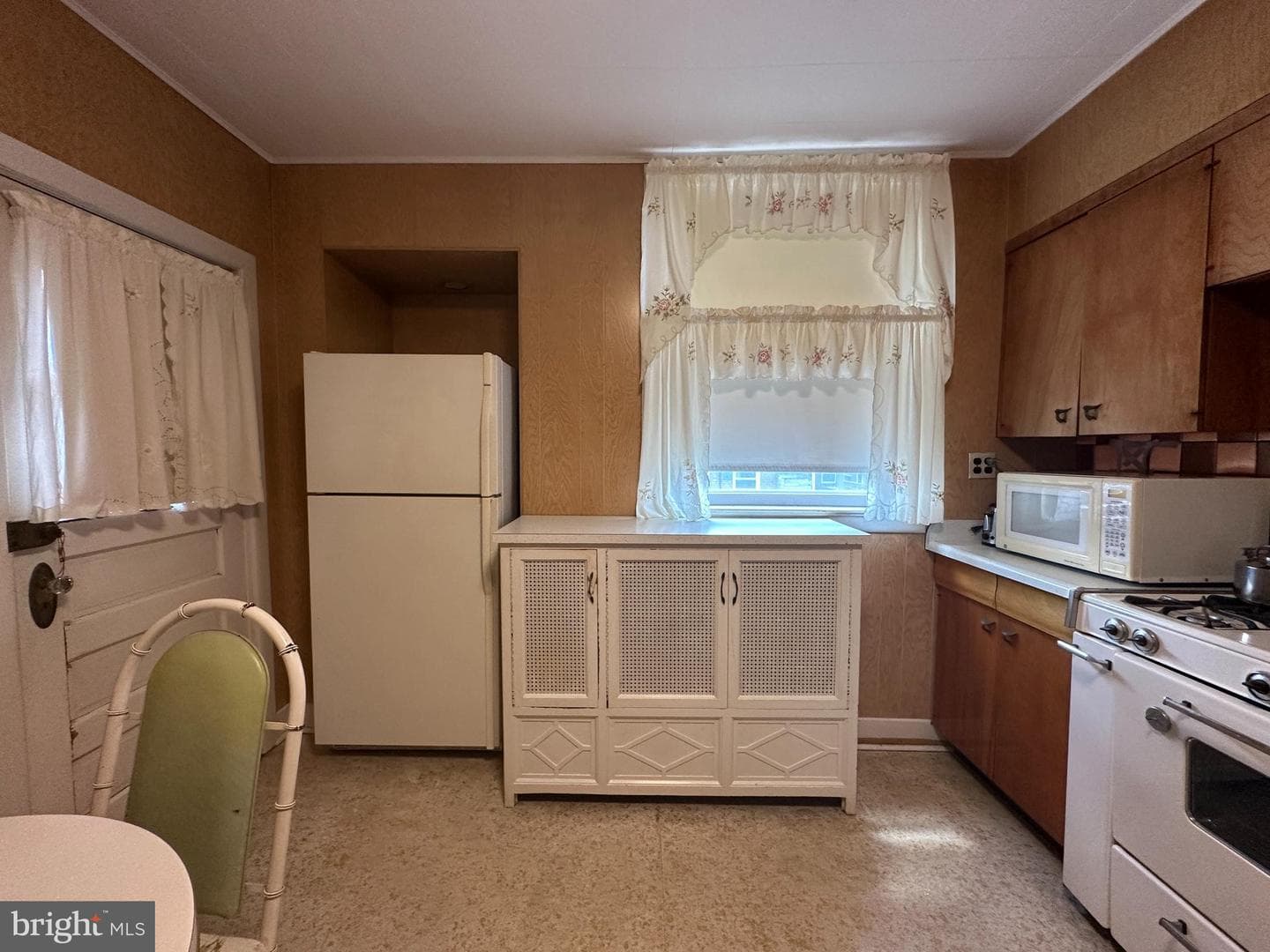 3438 Saint Vincent Street photo 14