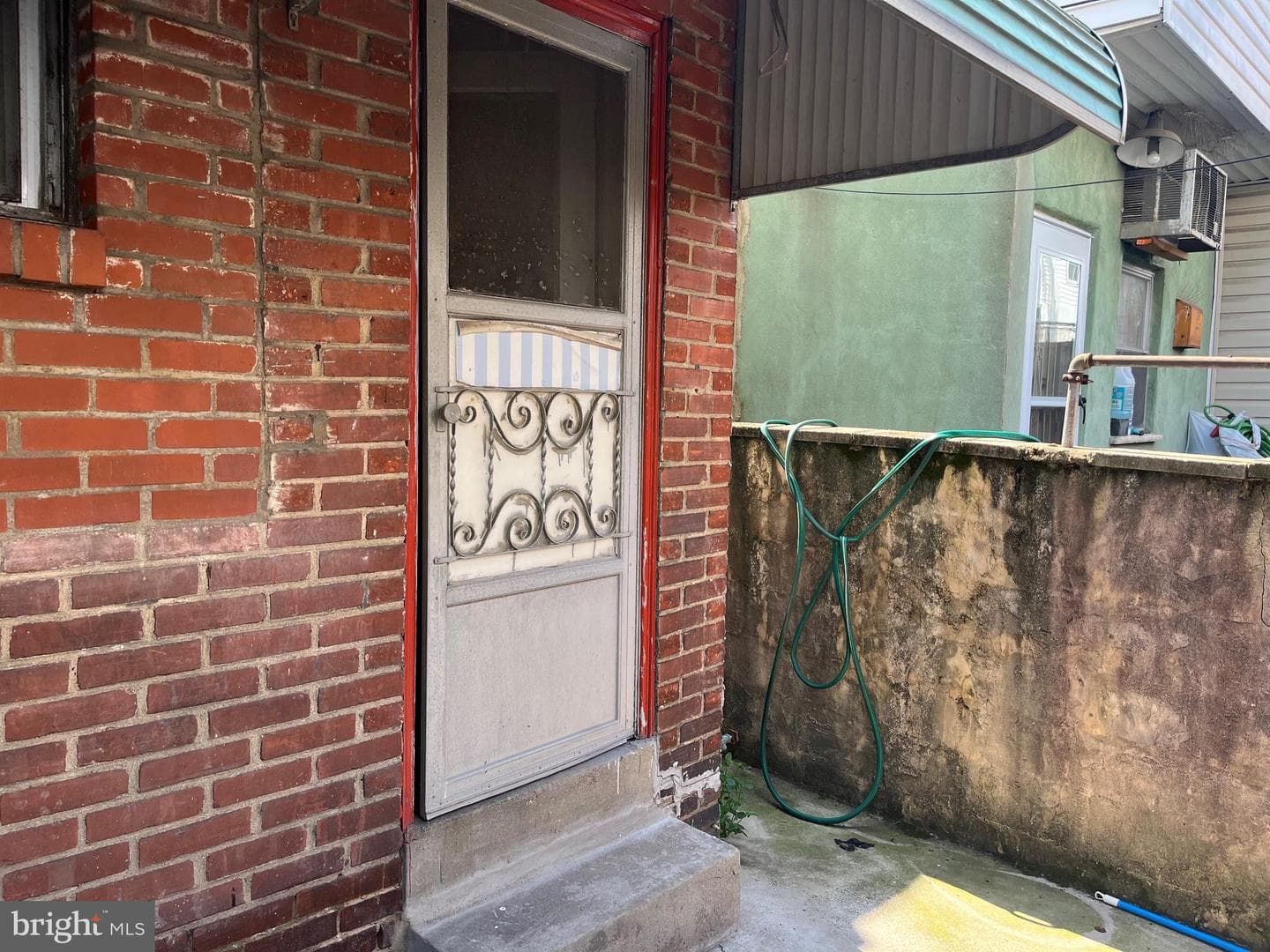 1620 S Hicks Street photo 13