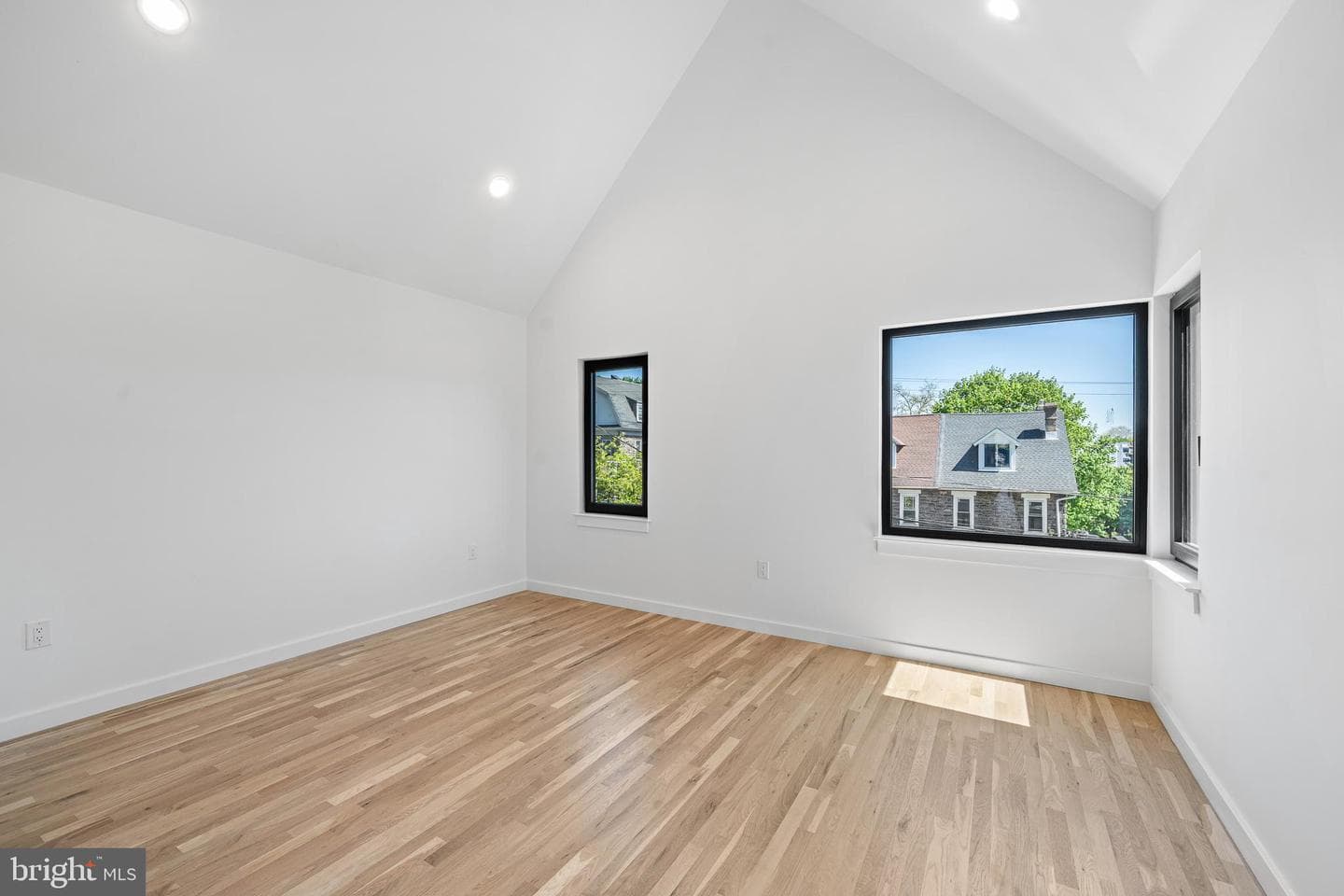 139 W Mount Pleasant Avenue photo 37