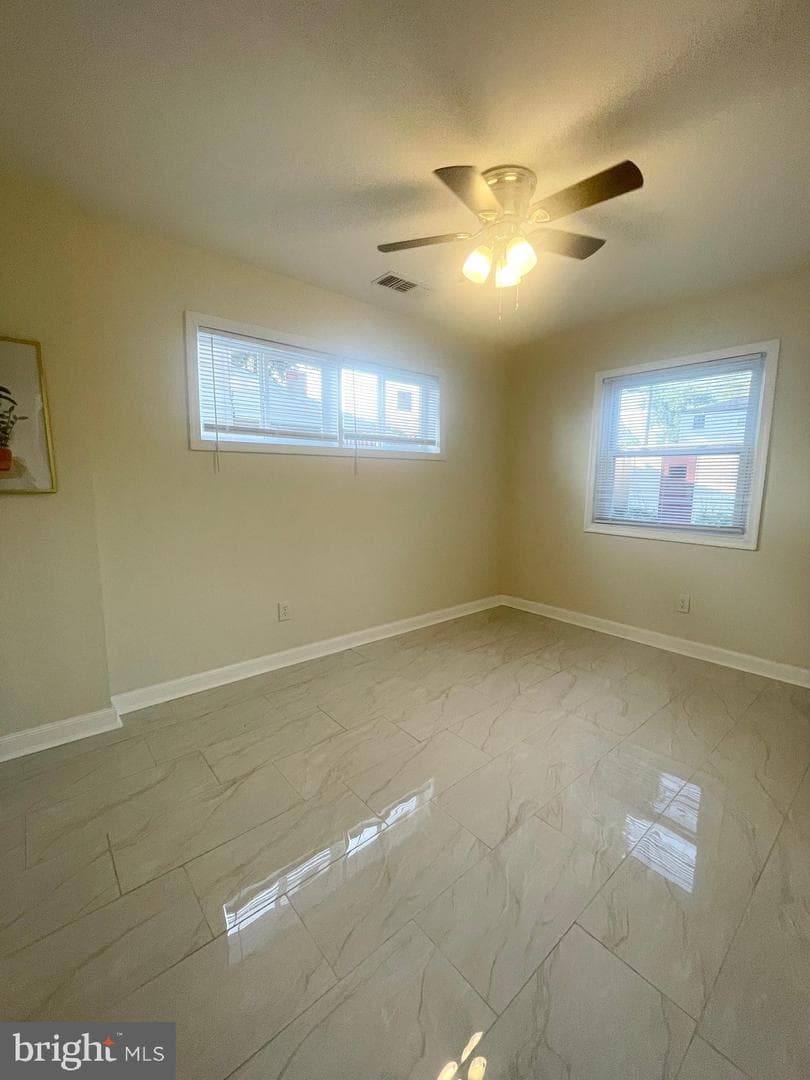 825 Delray Street photo 22