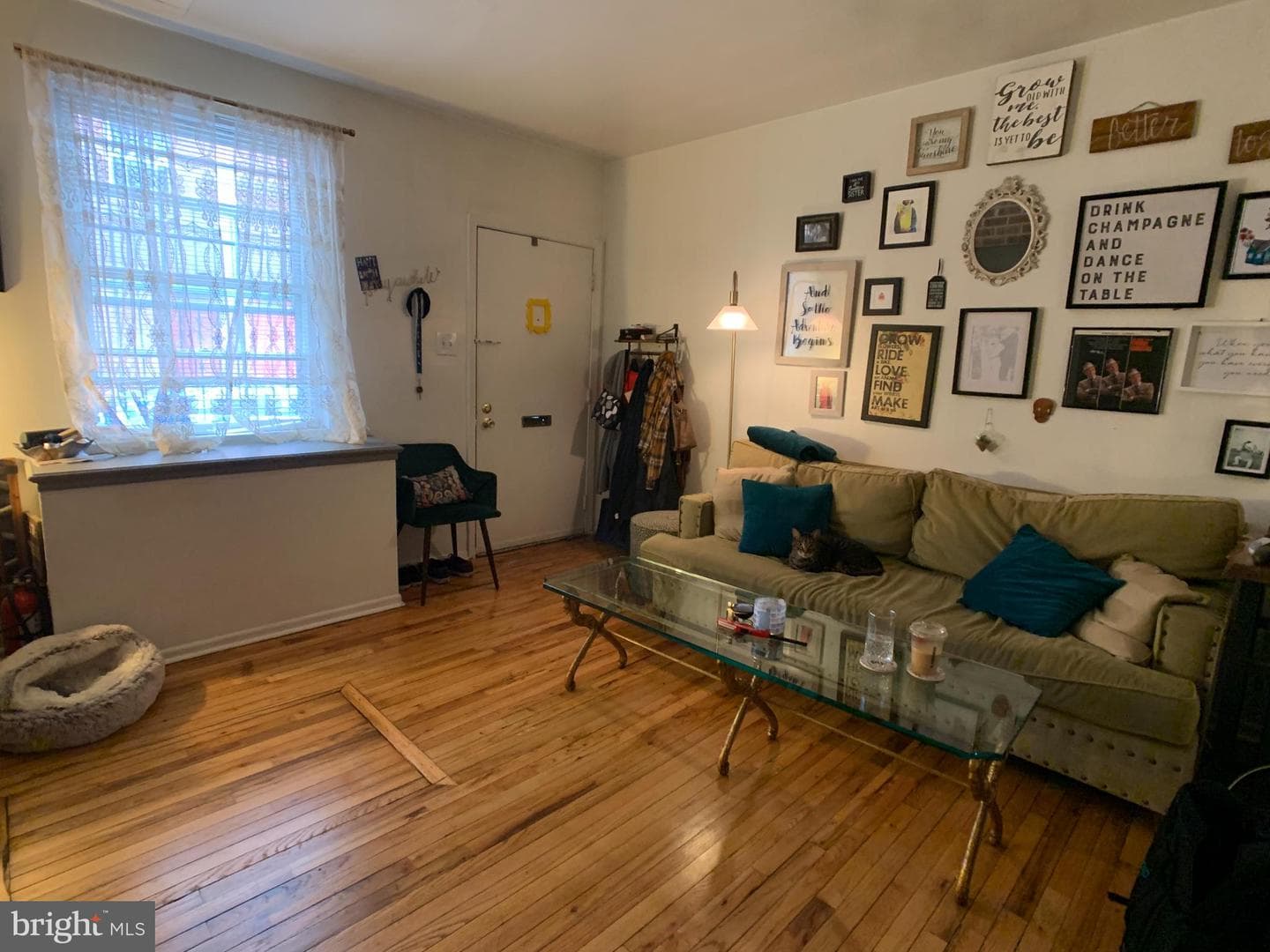 318 W Wildey Street photo 3