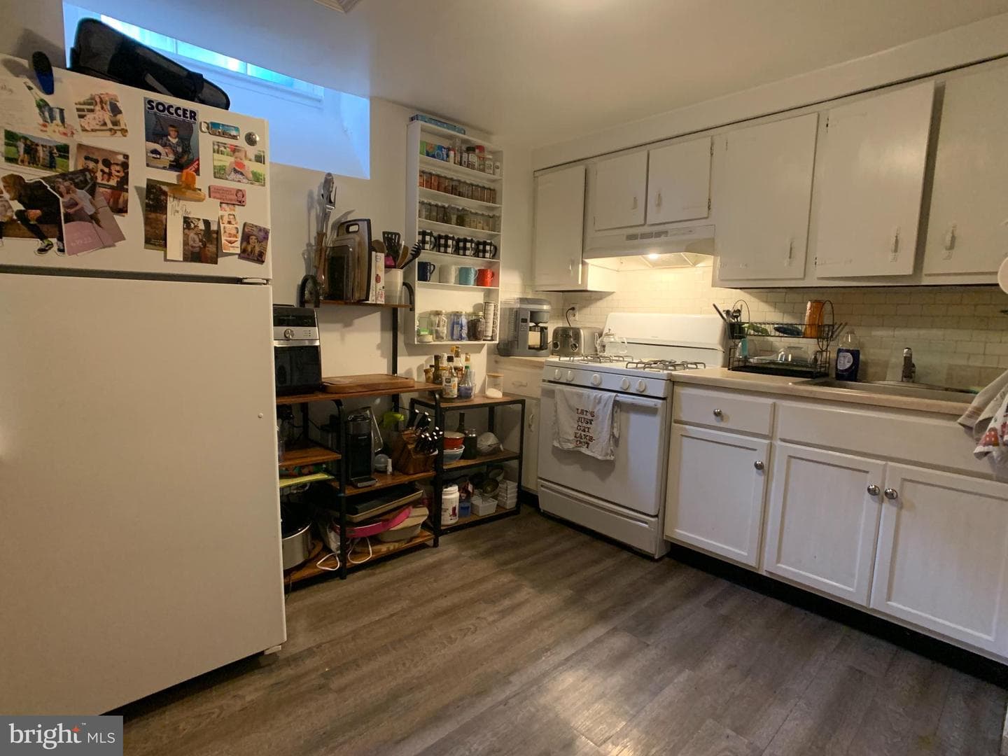 318 W Wildey Street photo 4