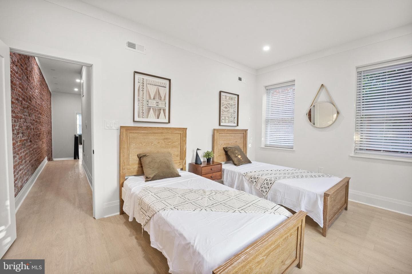 5841 Chester Avenue photo 26