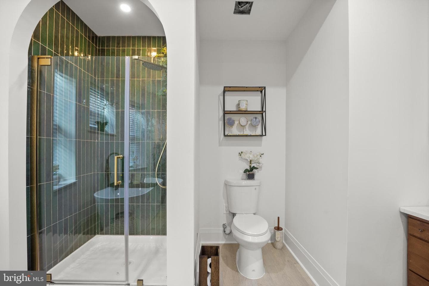 5841 Chester Avenue photo 33