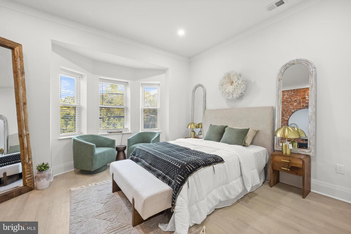 5841 Chester Avenue photo 37