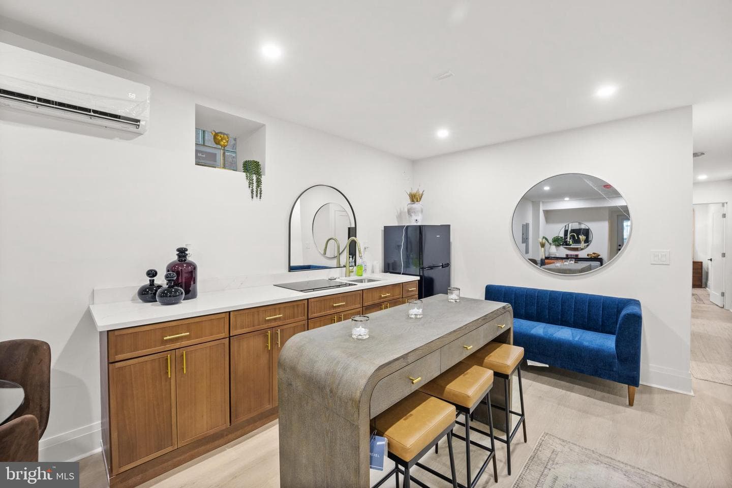 5841 Chester Avenue photo 46