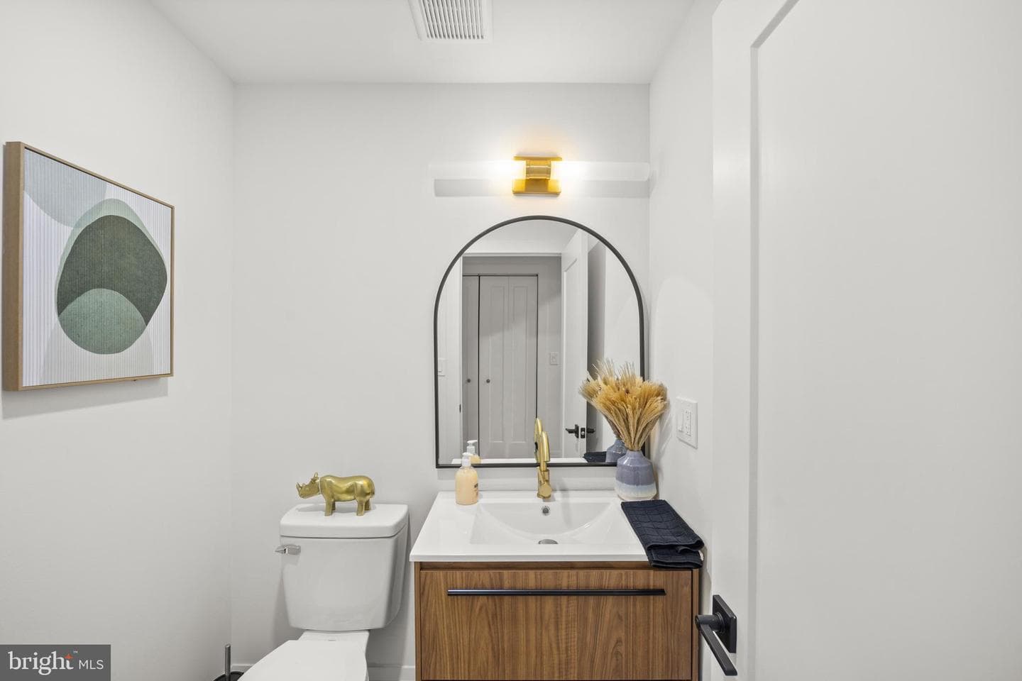 5841 Chester Avenue photo 49