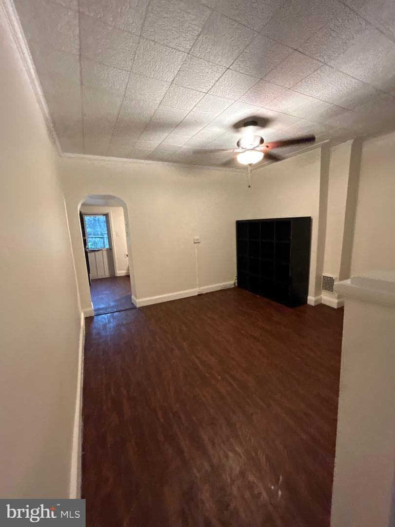 2437 Tulip Street photo 2