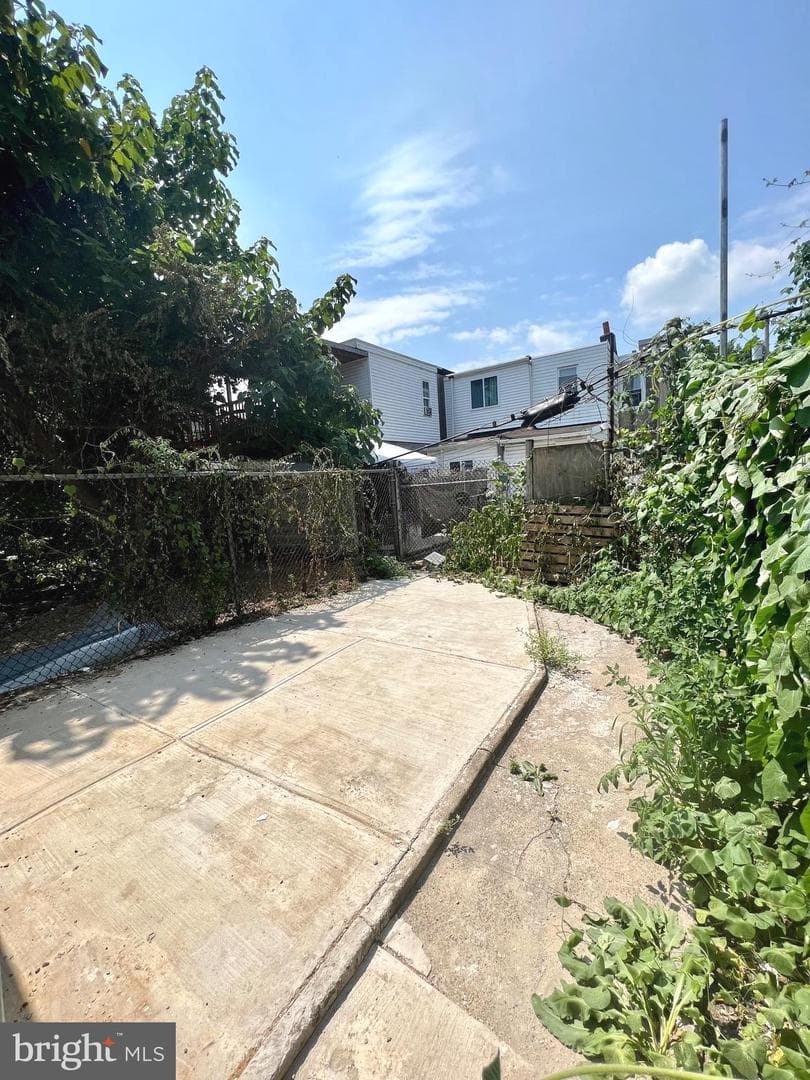 2108 E Cambria Street photo 11