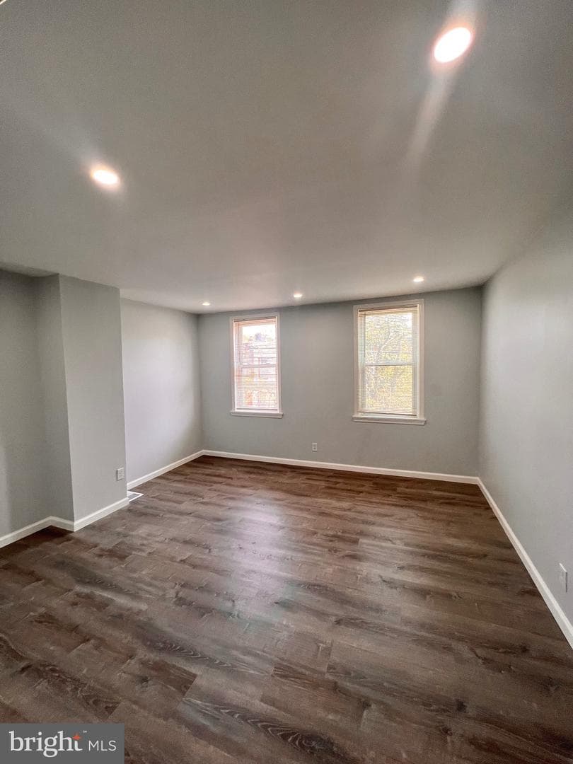 2108 E Cambria Street photo 5