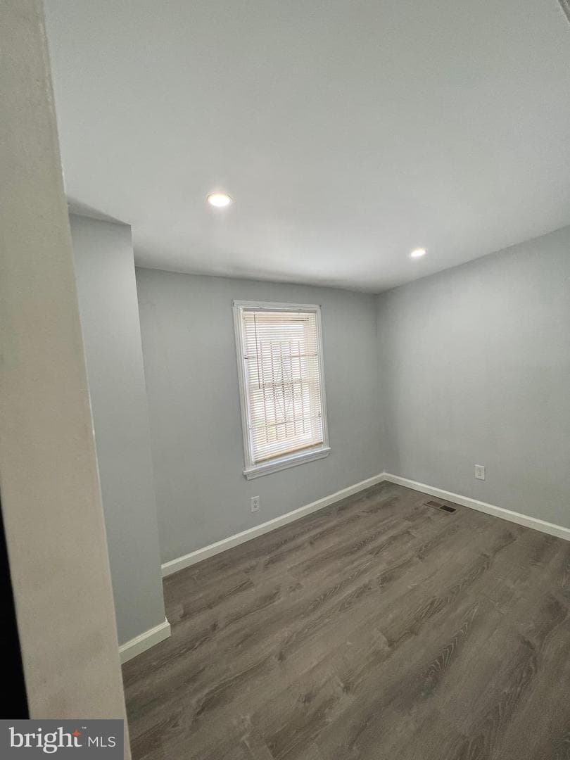 2108 E Cambria Street photo 8
