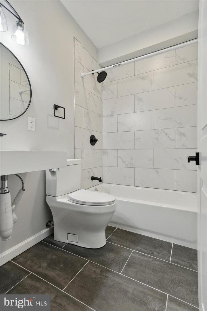 623 W Oxford Street photo 11