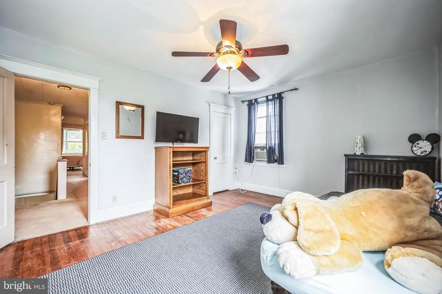7733 Hasbrook Avenue photo 23