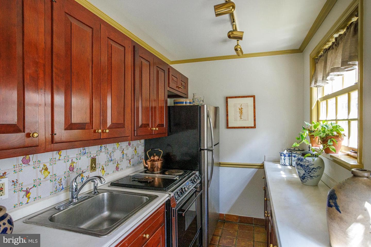 1230 Waverly Walk photo 8