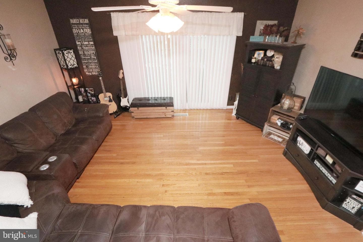 3647 W Crown Avenue photo 18