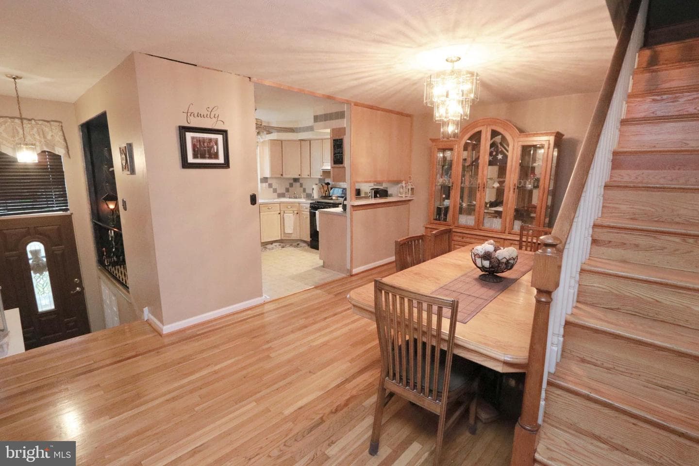 3647 W Crown Avenue photo 4