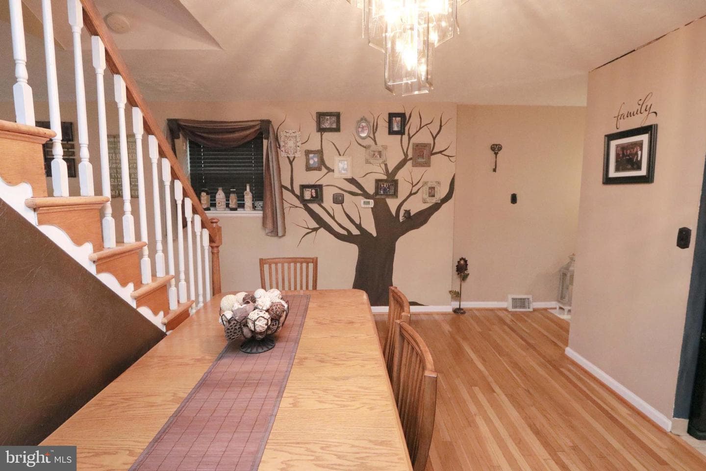 3647 W Crown Avenue photo 6