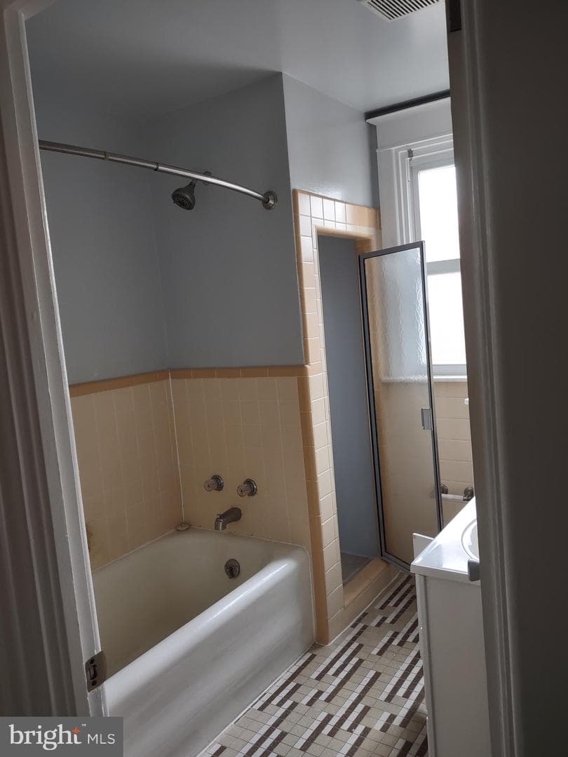 218 Hartel Avenue photo 13