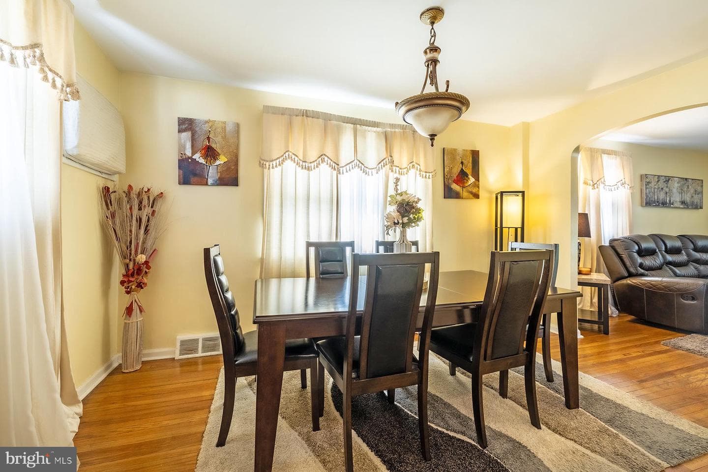 1103 Fanshawe Street photo 11
