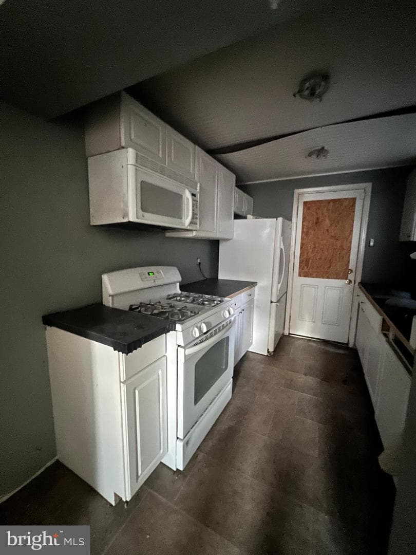 2765 Helen Street photo 4