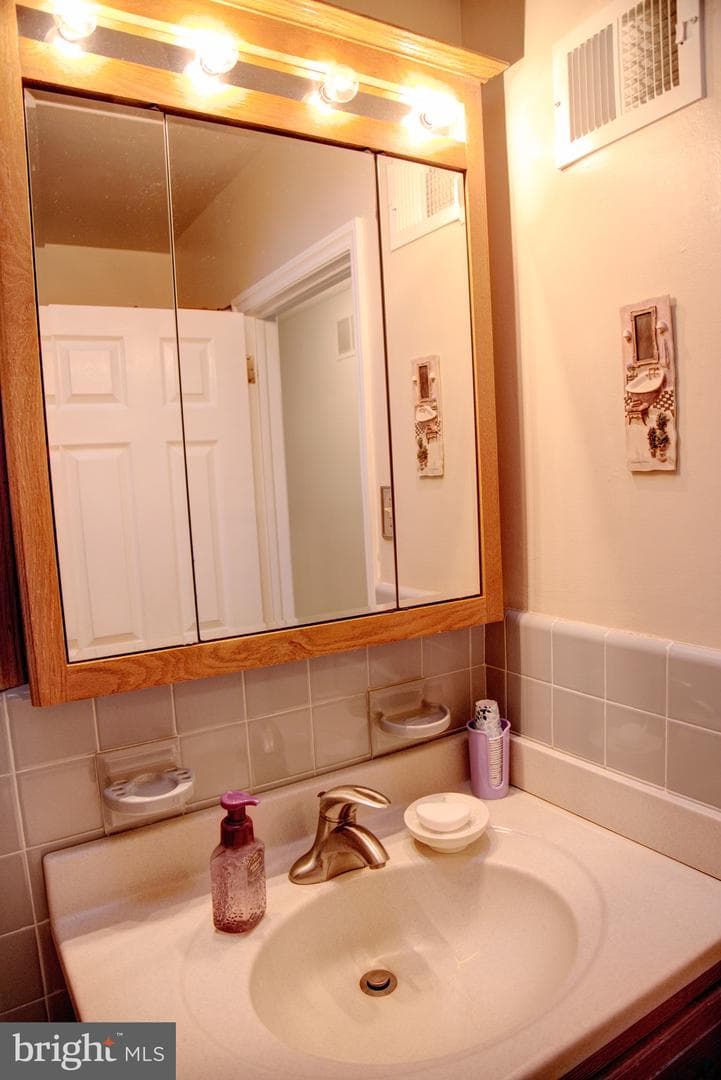 1244 Napfle Avenue photo 16