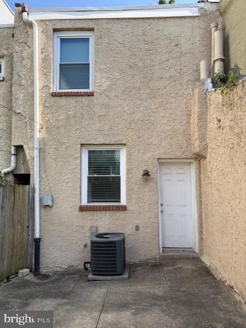 532 Dudley Street photo 3