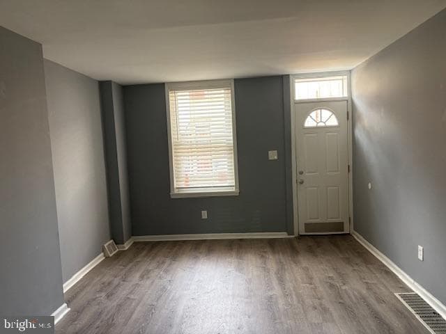 532 Dudley Street photo 4
