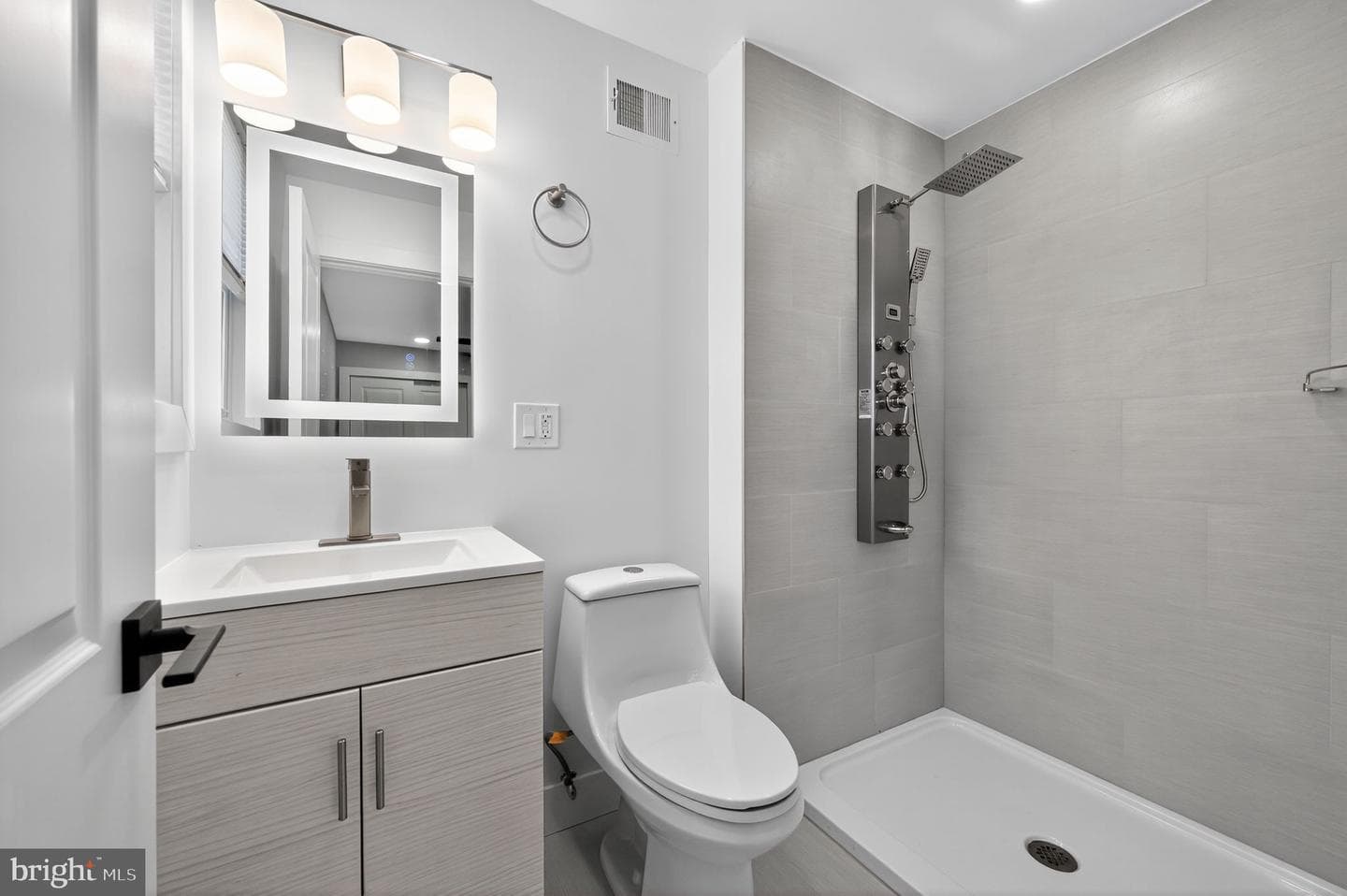 8834 Brocklehurst Street photo 10