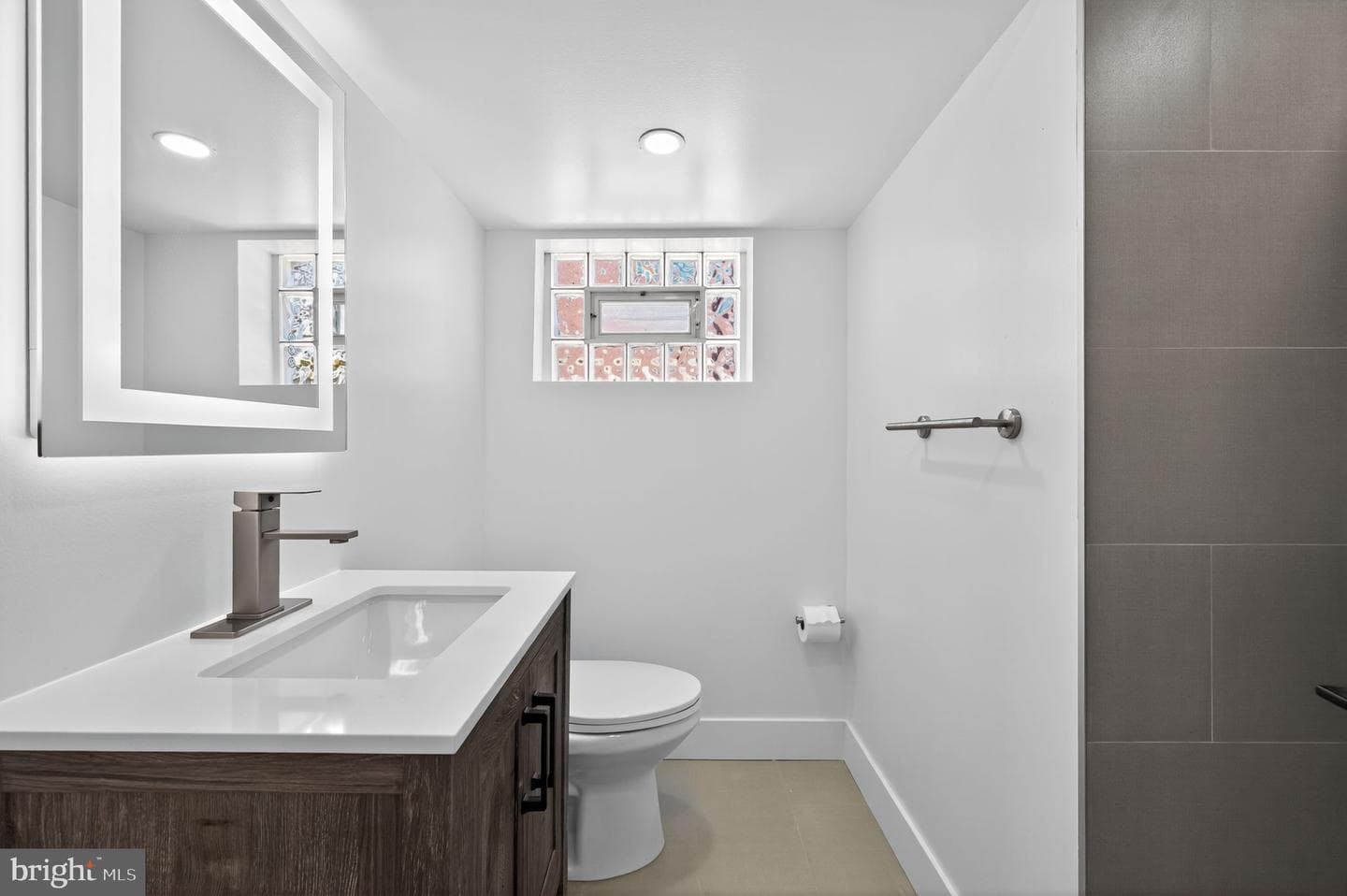 8834 Brocklehurst Street photo 14