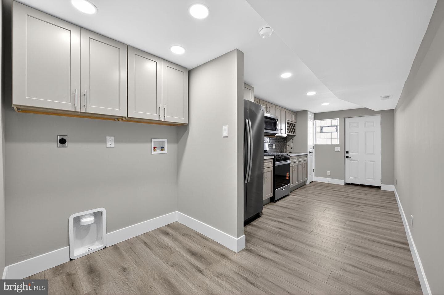 8834 Brocklehurst Street photo 16
