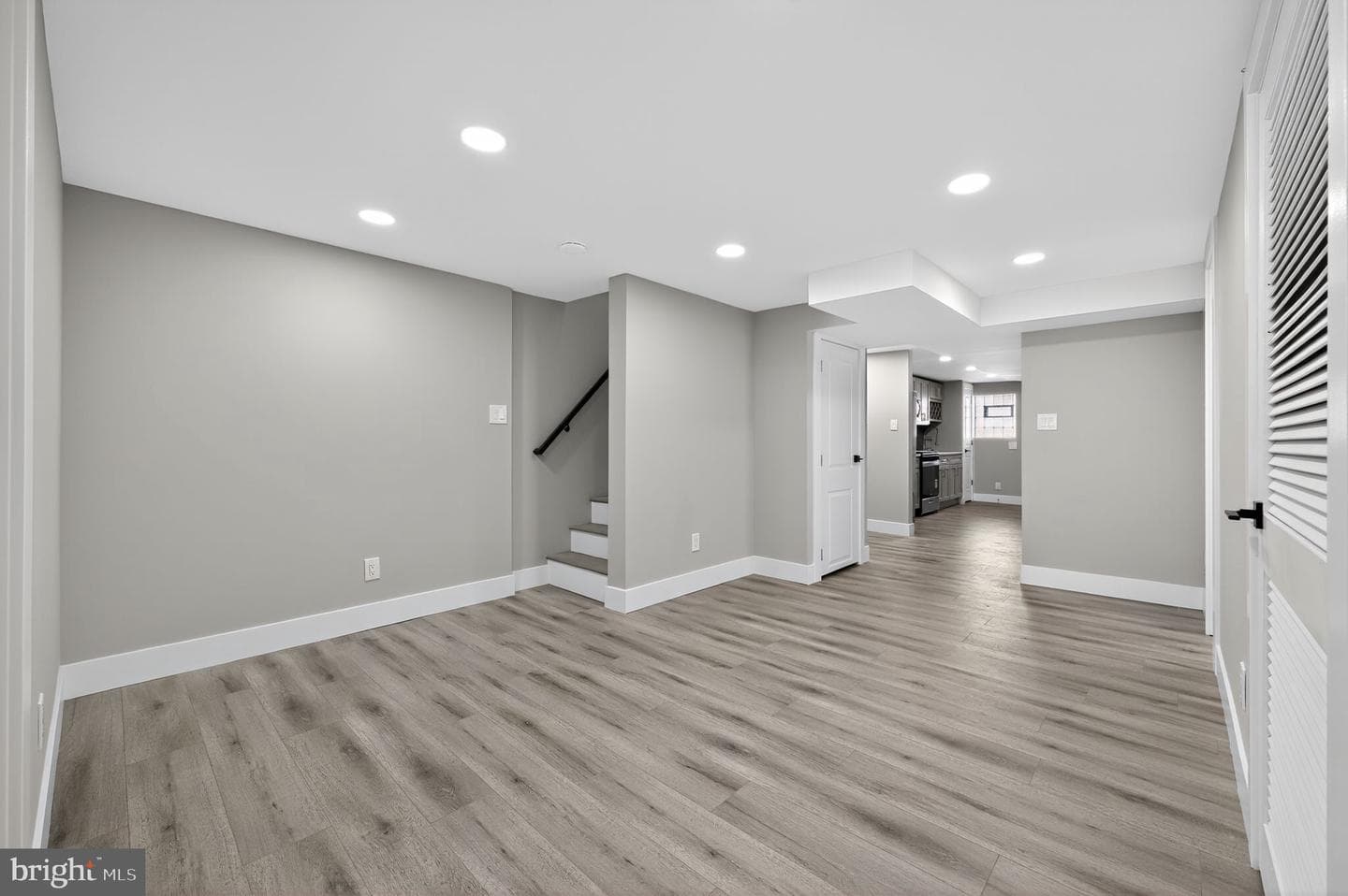 8834 Brocklehurst Street photo 18