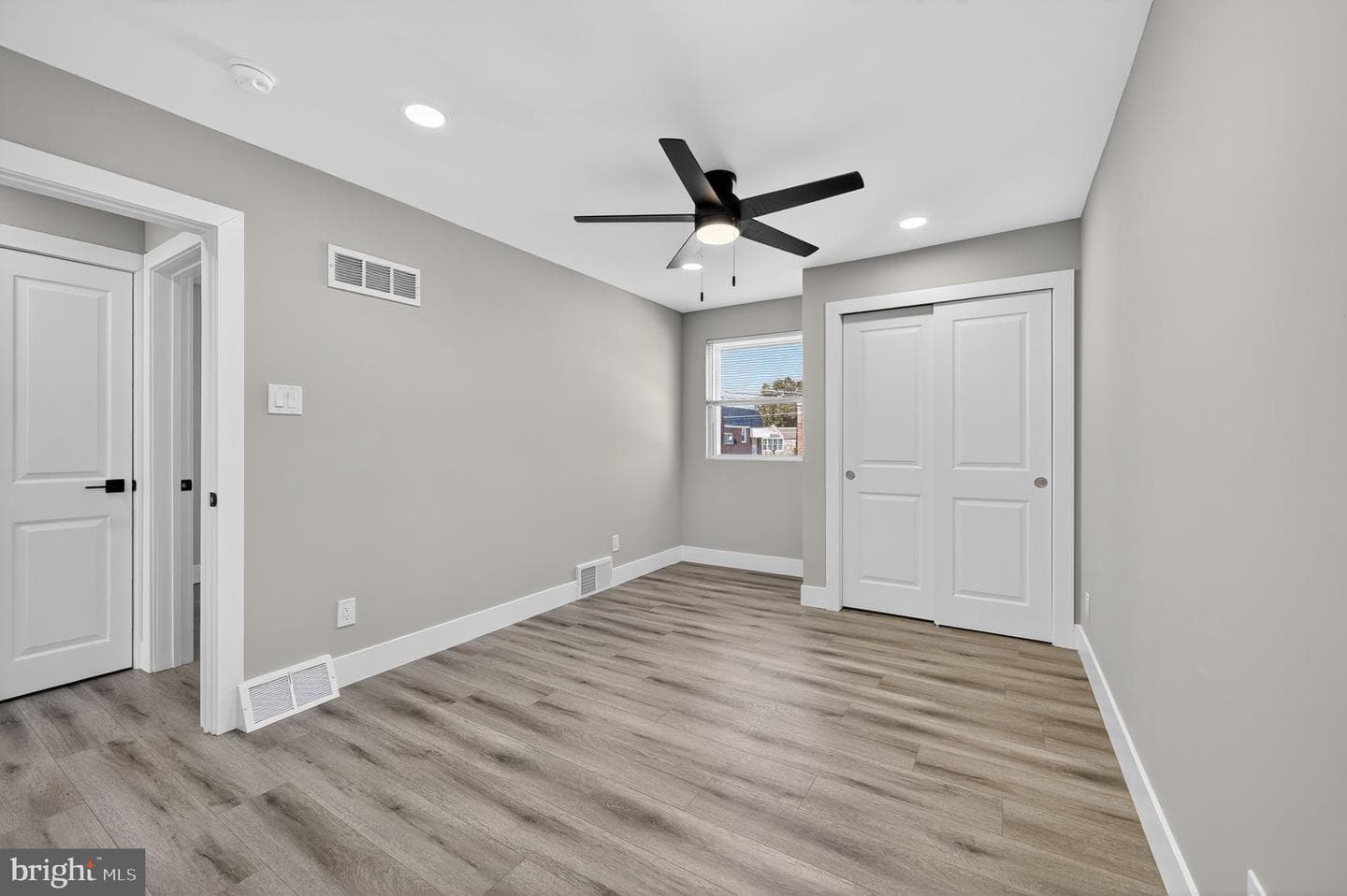 8834 Brocklehurst Street photo 19