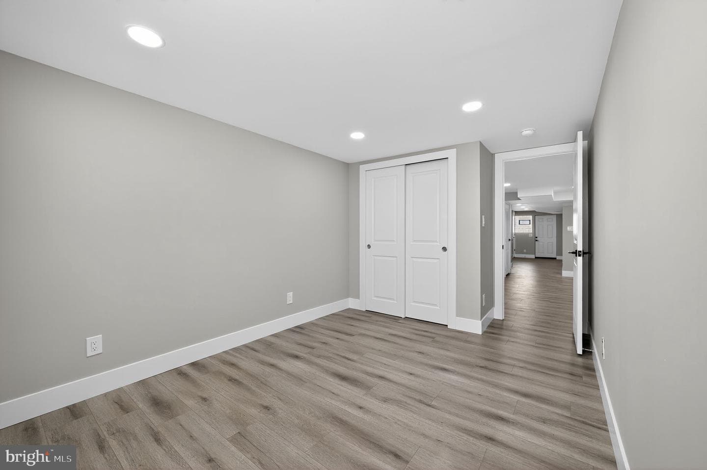 8834 Brocklehurst Street photo 20