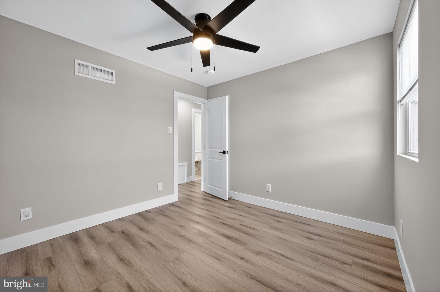 8834 Brocklehurst Street photo 23
