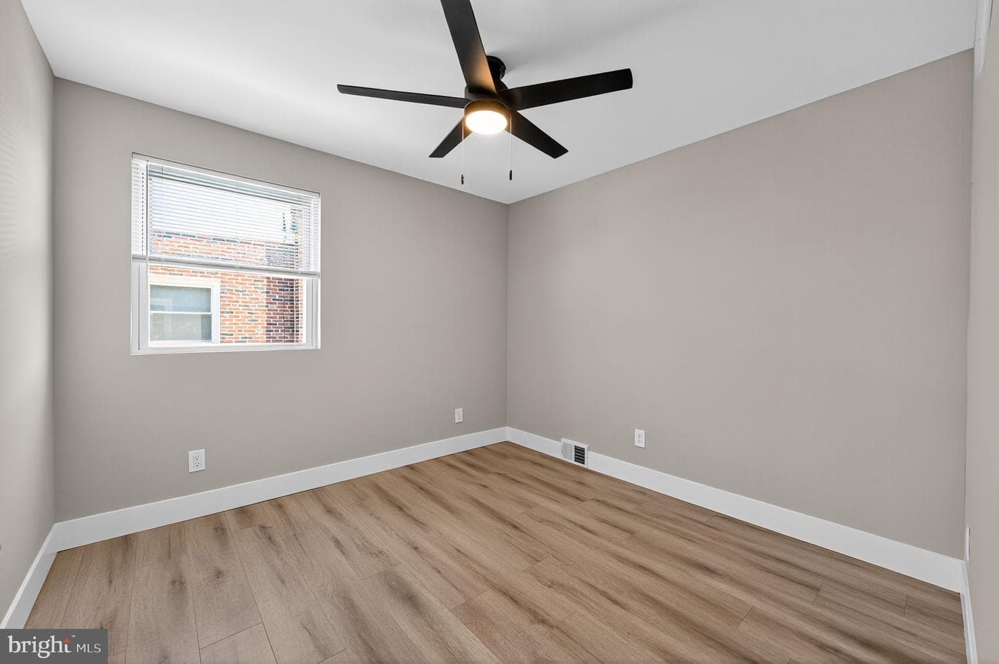 8834 Brocklehurst Street photo 24