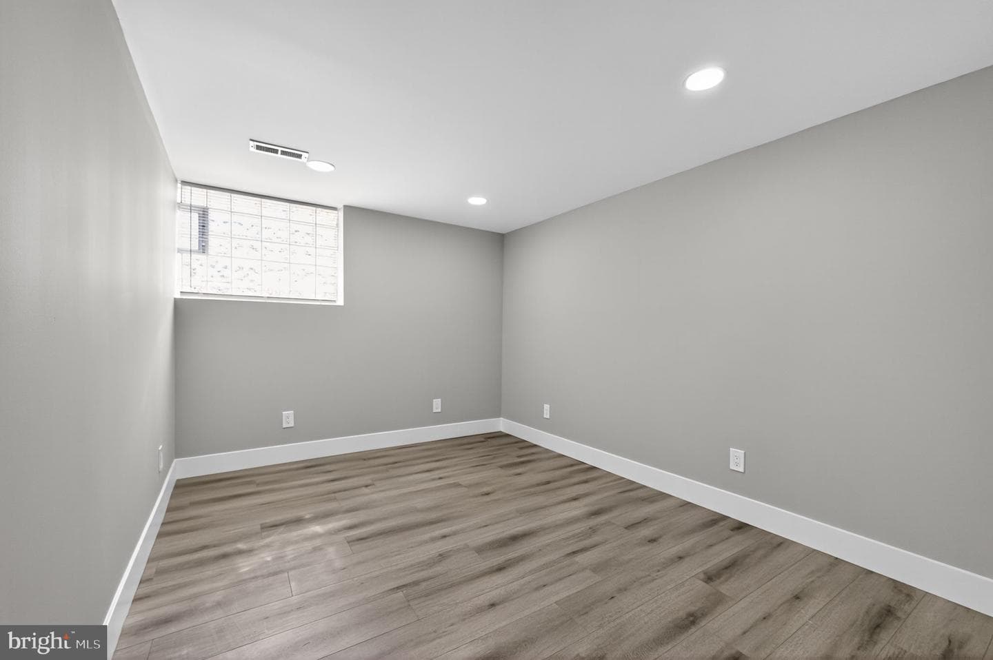 8834 Brocklehurst Street photo 27