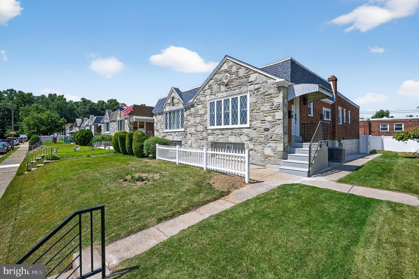 8834 Brocklehurst Street photo 3