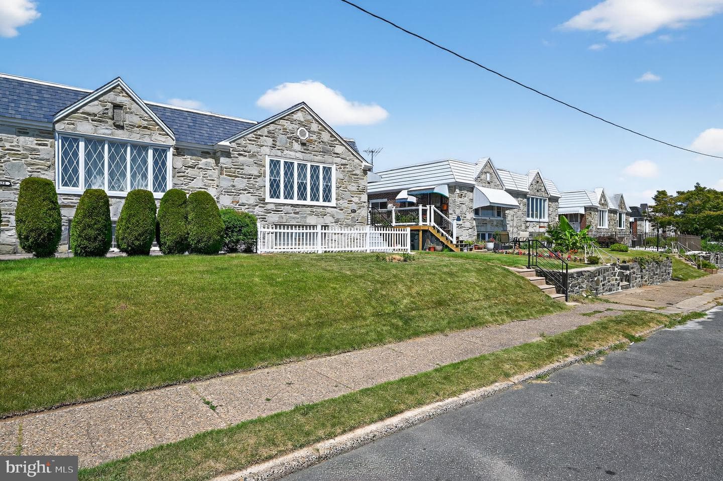 8834 Brocklehurst Street photo 5