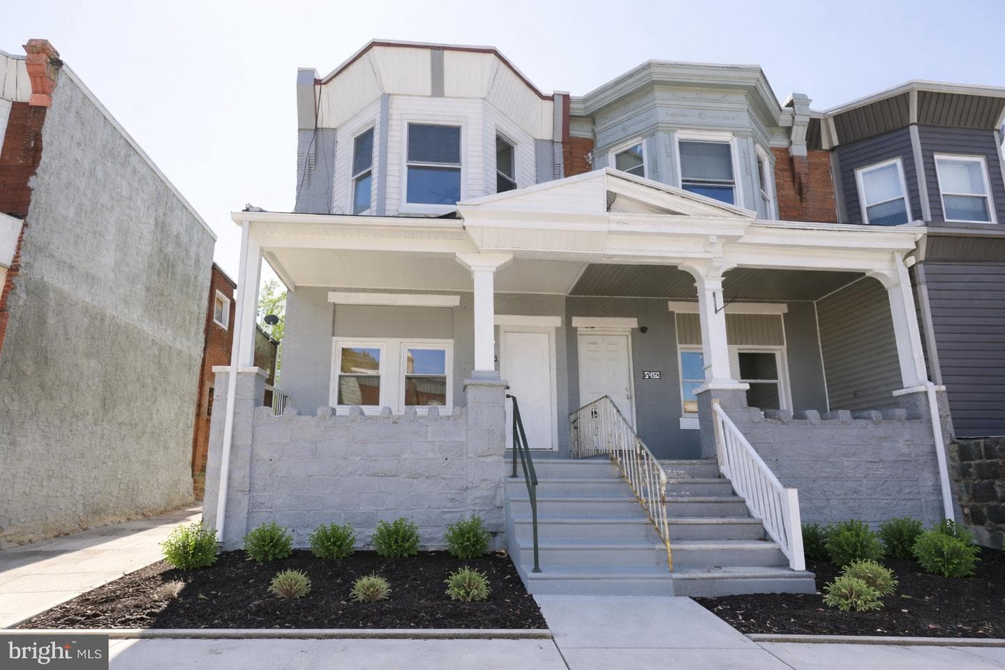 5448 Media Street photo 1