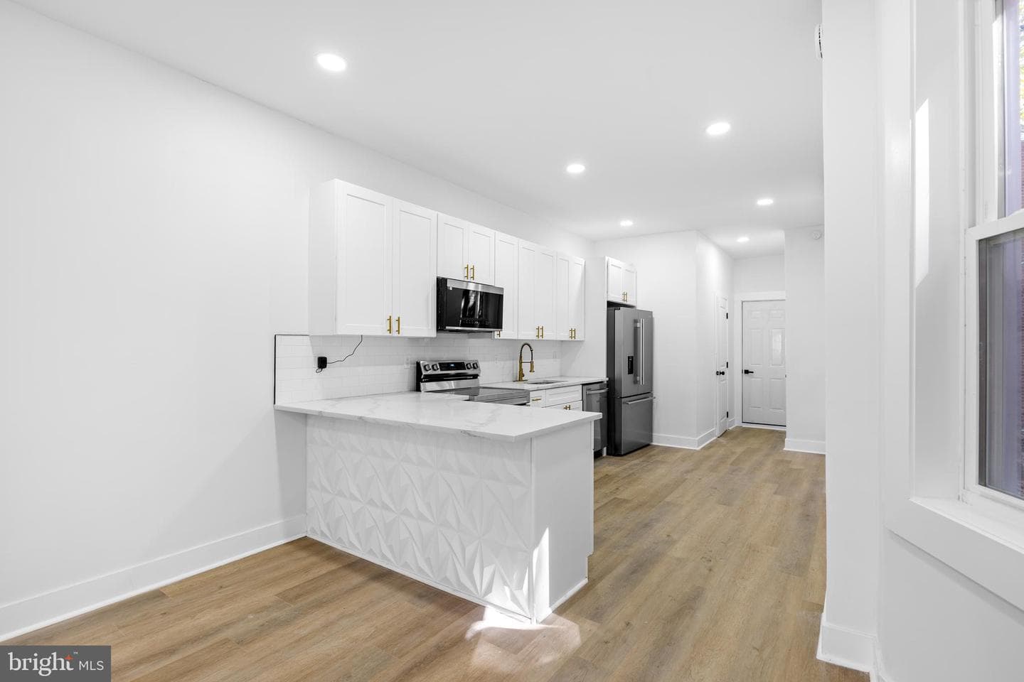 5448 Media Street photo 5