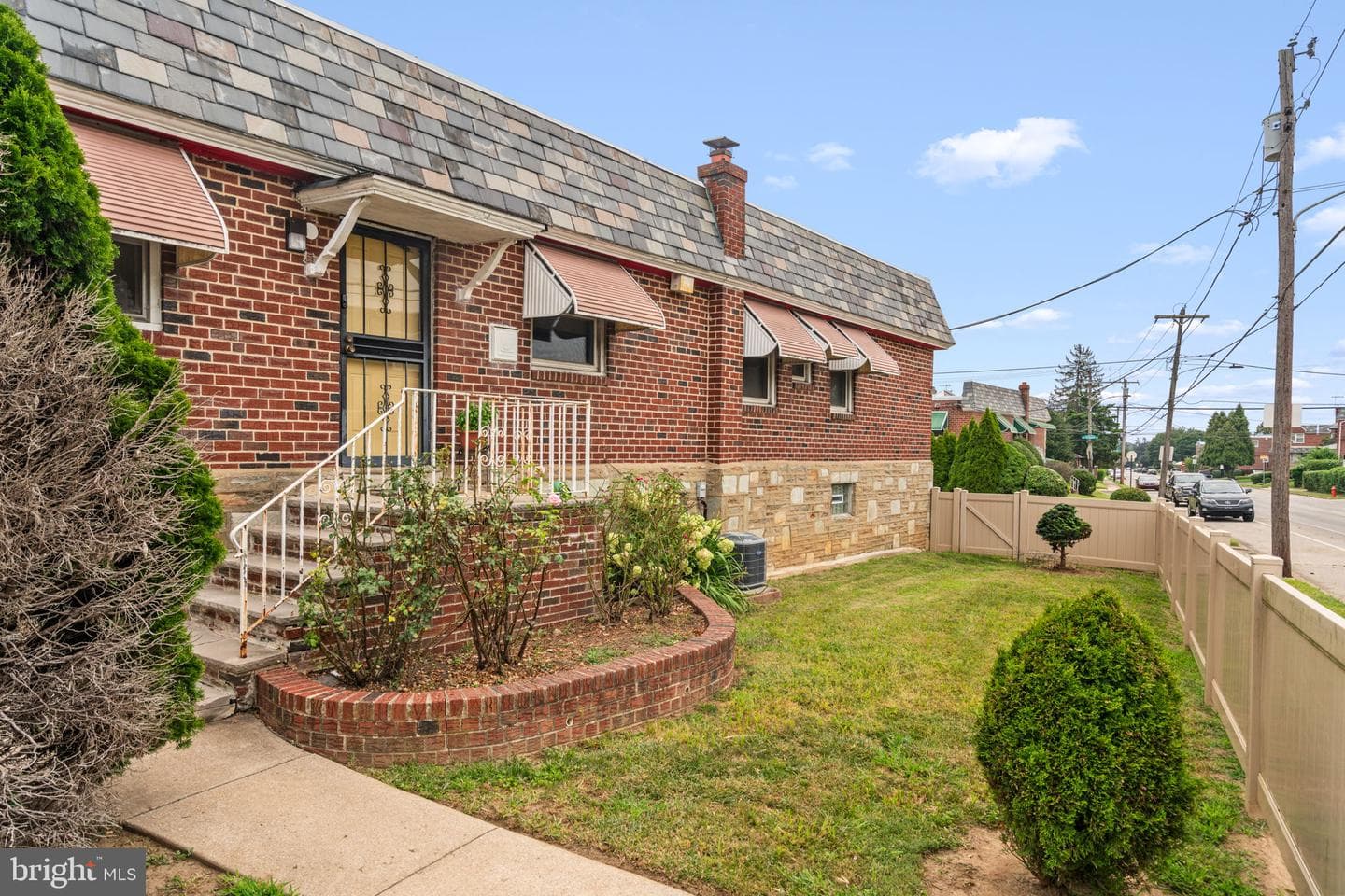 1000 E Durham Street photo 4