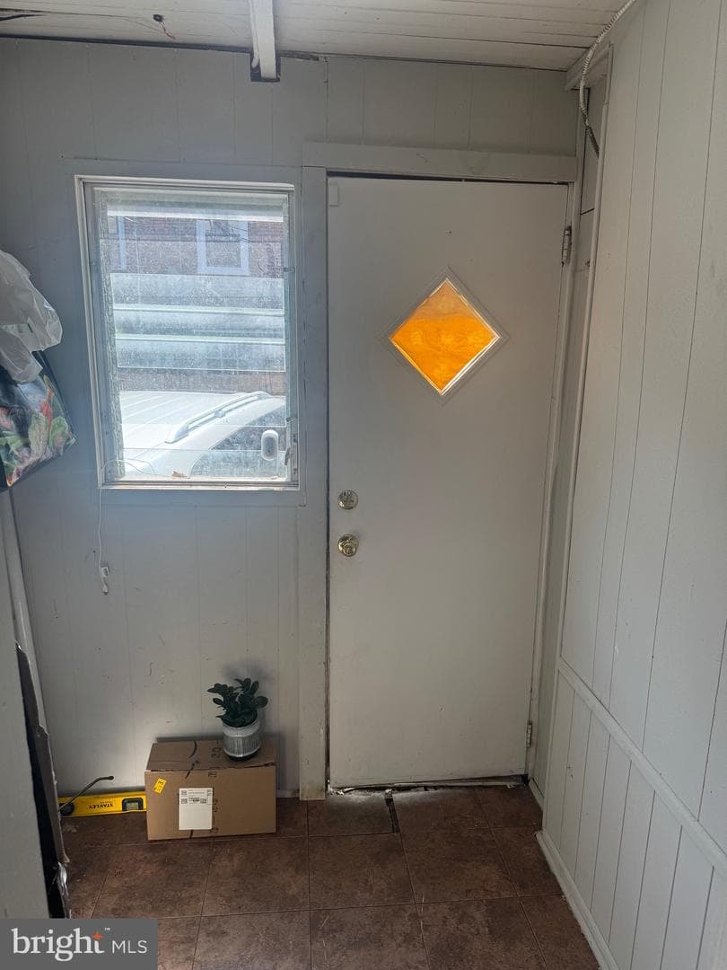 5737 N Marshall Street photo 9