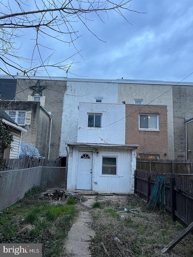 2625 Salmon Street photo 2