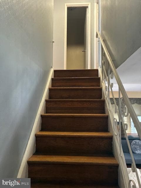 6604 Harley Street photo 6