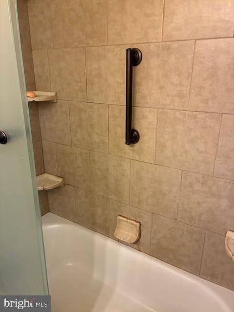 6604 Harley Street photo 8