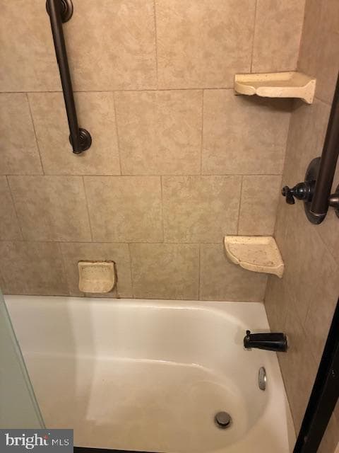6604 Harley Street photo 9