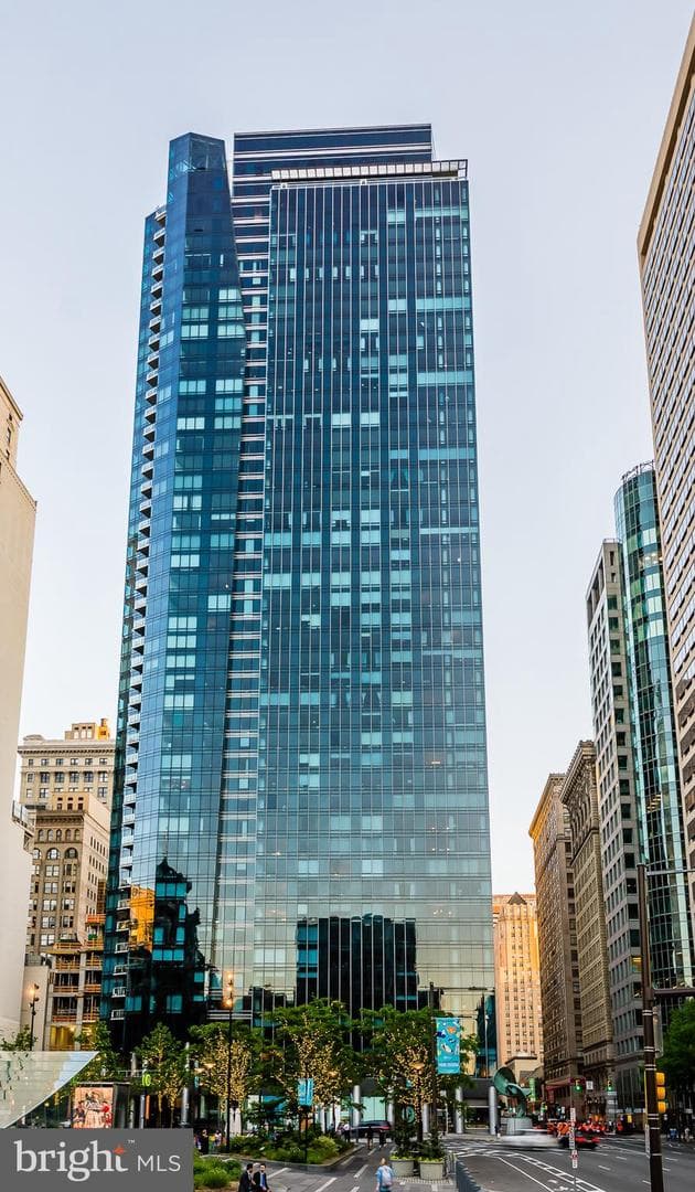 1414 S Penn Square #6d photo 3