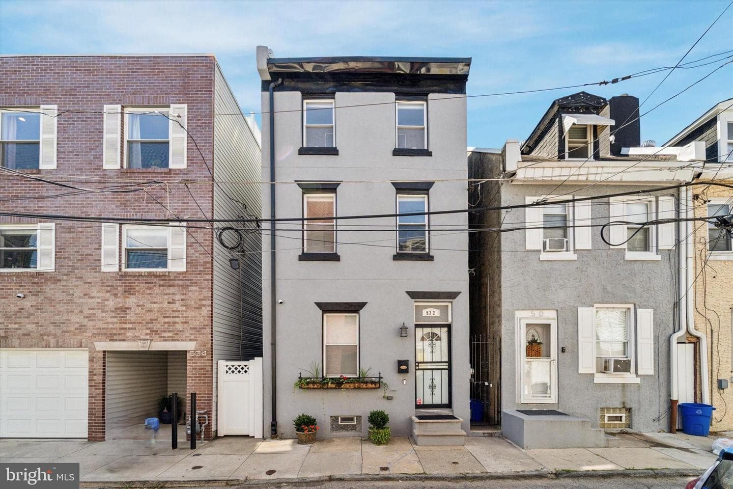 532 E Cabot Street photo 1